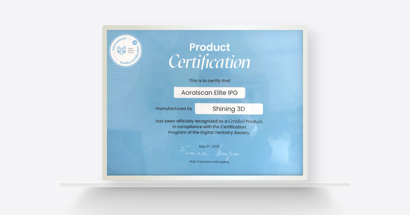 デジタルデンティストリー協会（DDS）はアオラルスキャンエリートを正式に認証し、その卓越した品質と臨床的信頼性を認めました。